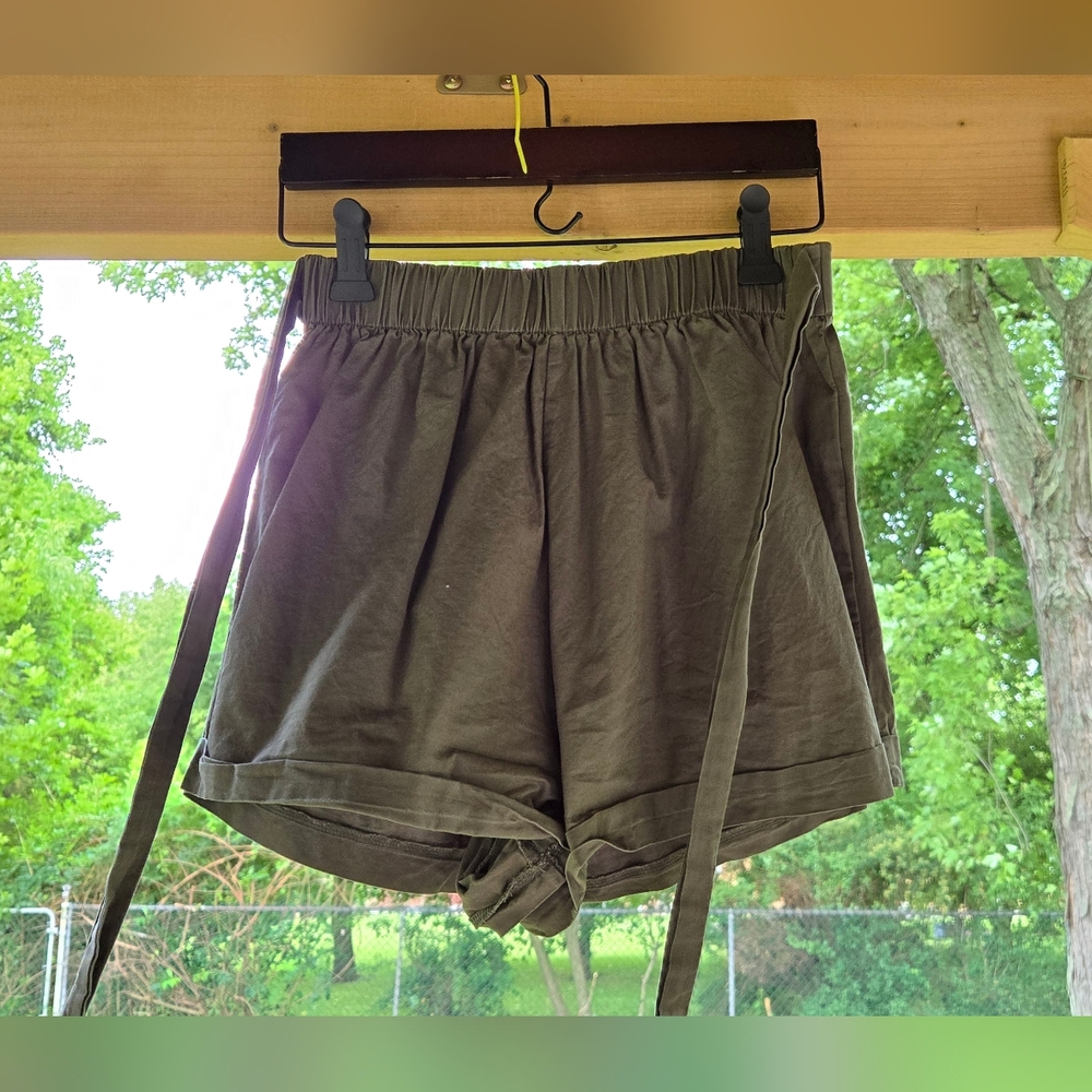 Zaful Green Athletic Shorts Elastic Waist Lightweight